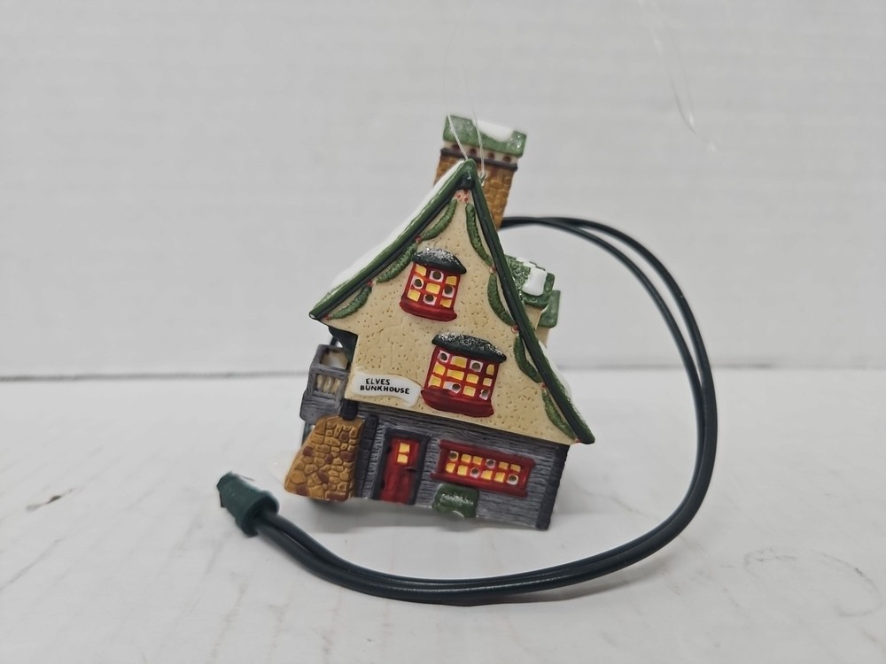 Lighted Elf Bunkhouse - Dept. 56 Heritage Christmas Village 98763 No Box