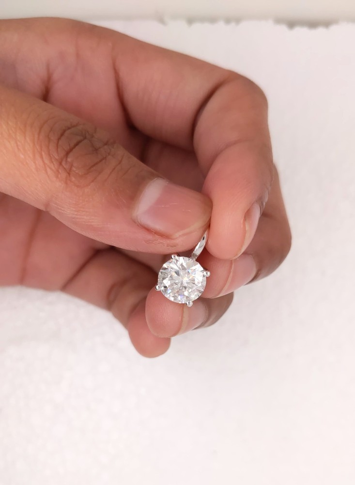 Christmas Sale 14K White Gold 2. 20 CT Round Cut  Moissanite Wedding Pendant-image