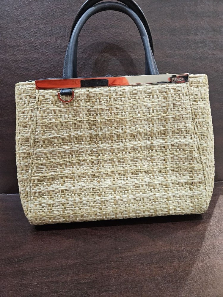 FENDI PETITE Toujours 8BH253 Leather and Straw Crossbody Bag in Green