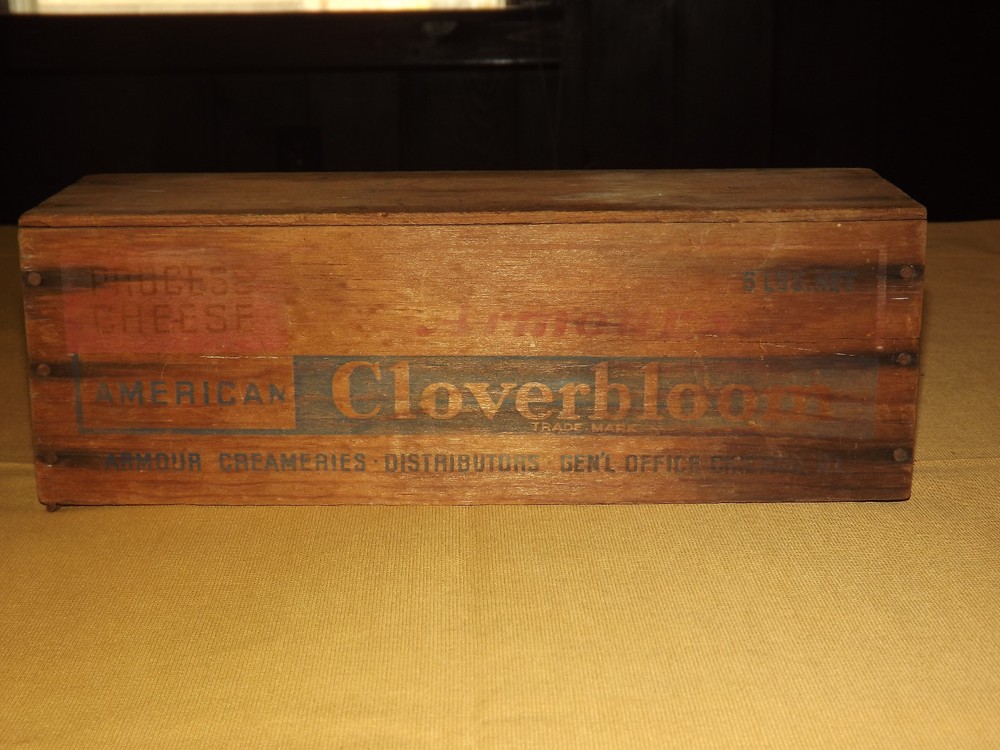 VINTAGE ARMOUR'S CLOVERBLOOM  WOOD AMERICAN CHEESE BOX