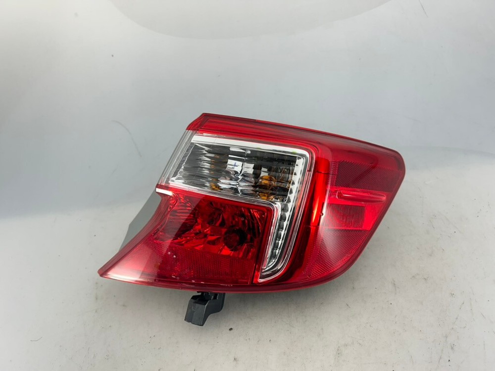 OEM| 2012 - 2014 Toyota Camry Outer Halogen Tail Light (Right/Passenger)