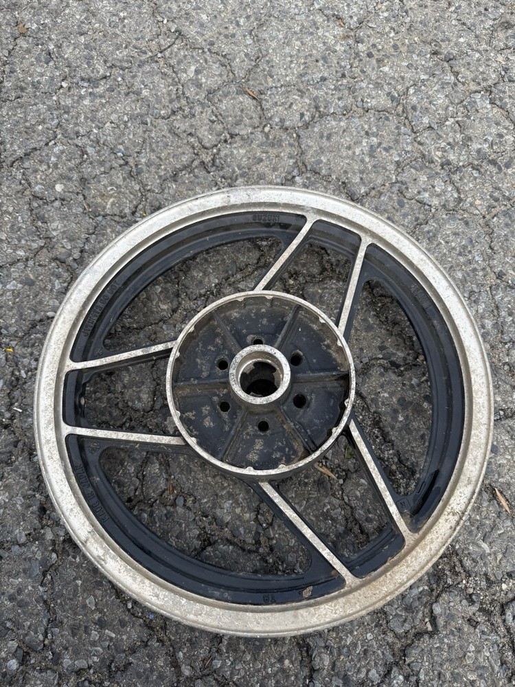 Suzuki GS1100 1100 GS Wheel OEM genuine Rim Mag Genuine Tyre E 17 17” X 2.50