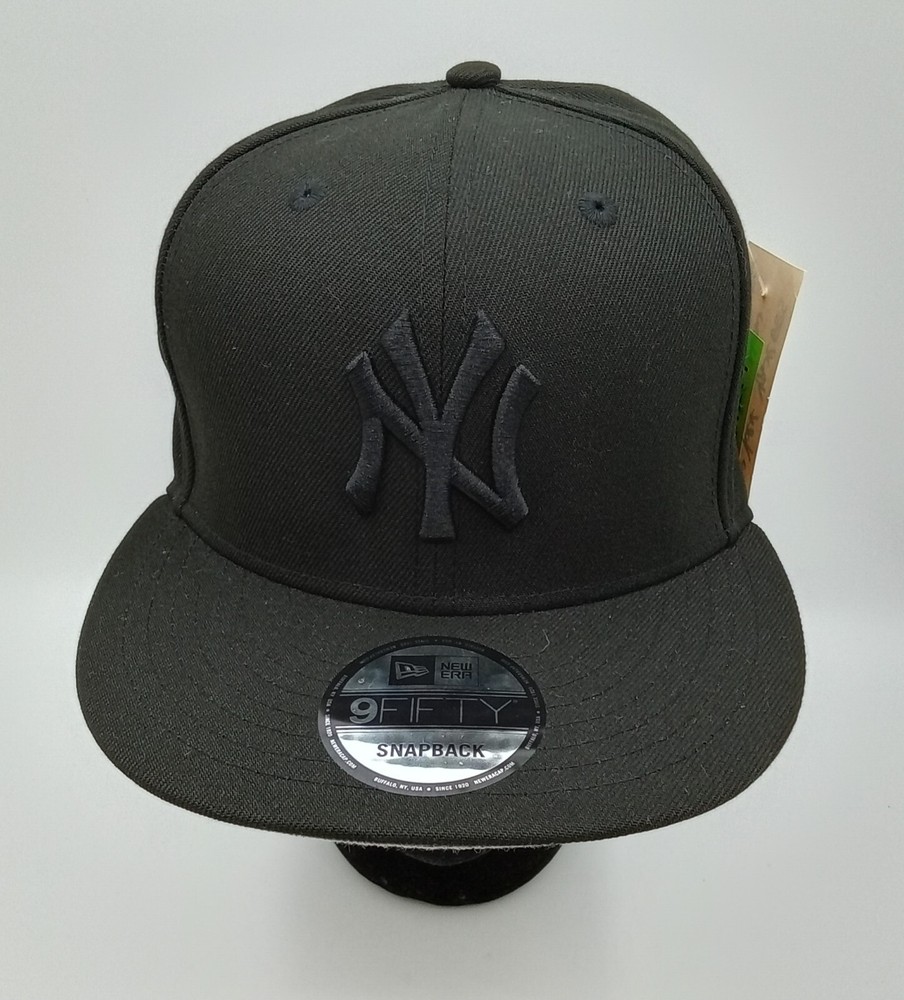 New York Yankees Black on Black New Era 9Fifty Cap Snapback