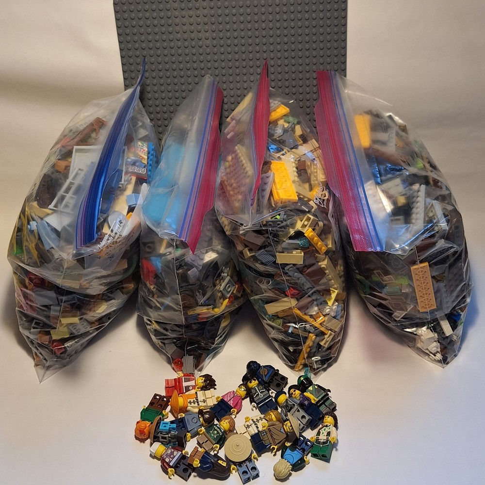 Lego Ninjago City 70620 Set with Minifigures 99% Complete Check Description