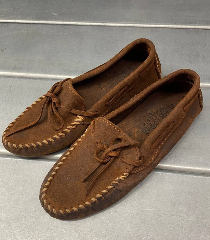Minnetonka Moccasin Womens 6m Slip On Brown Leather Driving Loafers
