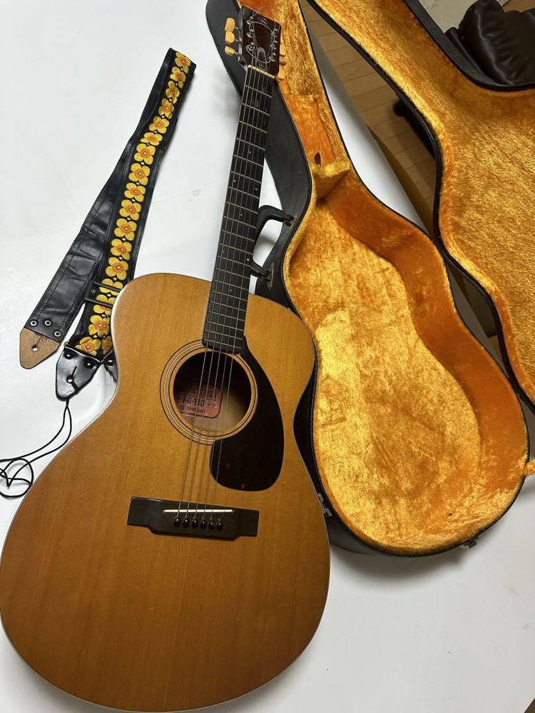 Yamaha Fg-110 Acoustic Guitar Hard Case Etc. Included N2F