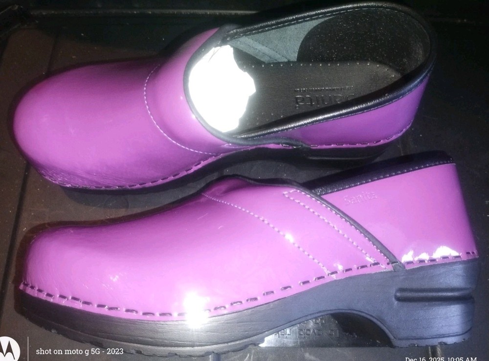 Sanita Professional Patent Purple Clogs Size 42