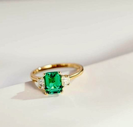 2.50Ct Emerald Simulated Green Emerald Three Stone Ring 14K Yellow Gold Plated