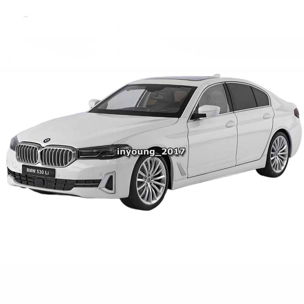 1:18 BMW 530Li 2023 Model Car Diecast Sedan Metal Vehicles Collection White