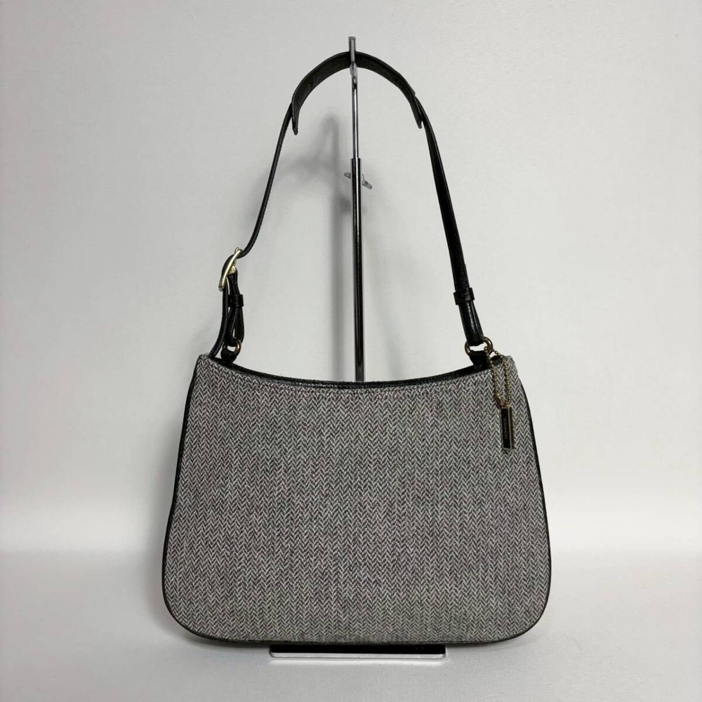 74B38 Coach Black Gray Leather Handbag with Classic Design