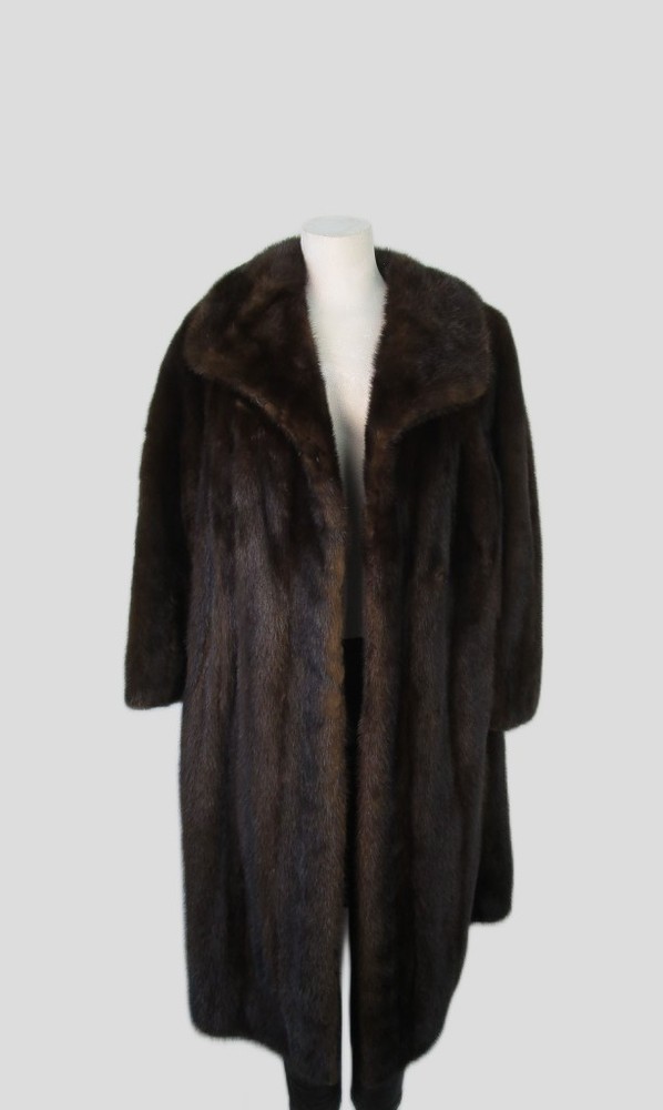 Women's Size 10/12 Dark Ranch Mink Fur Coat in Mint Condition
