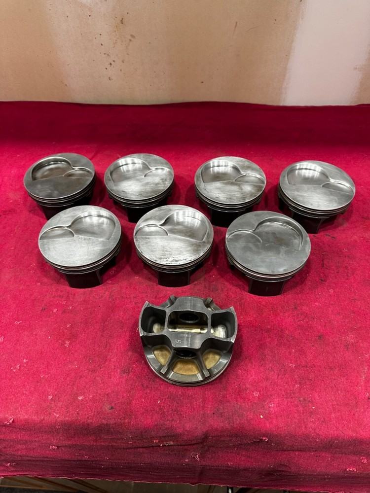 Mahle SB2.2 Chevrolet Forged Pistons 3101