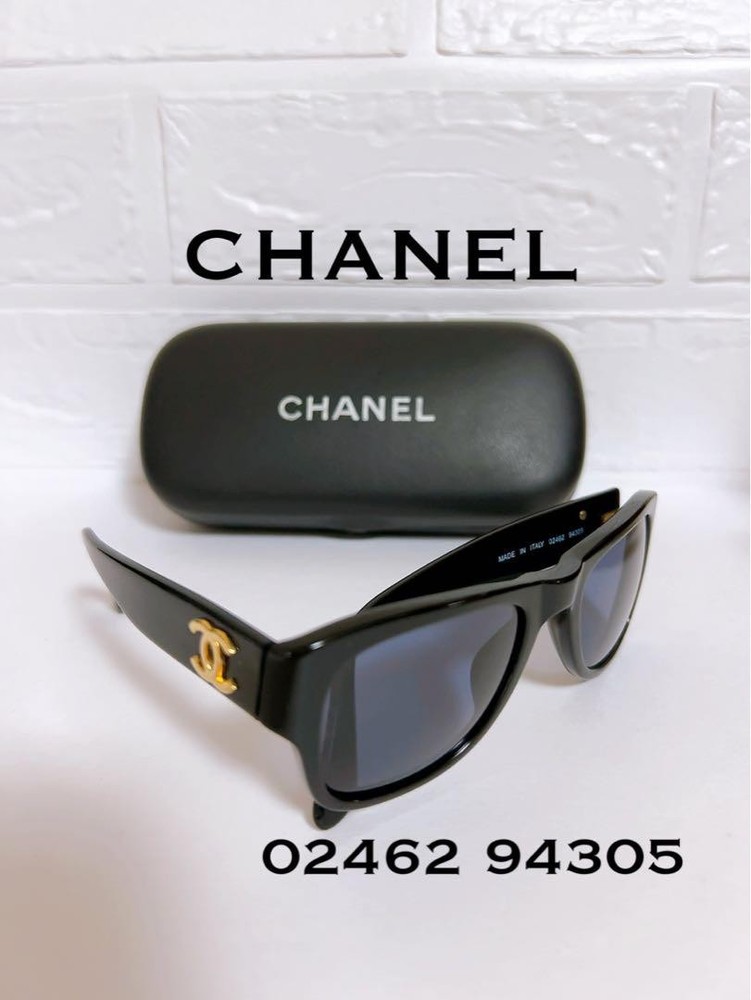 Chanel 02462 94305 Classic Sunglasses Authentic Near New
