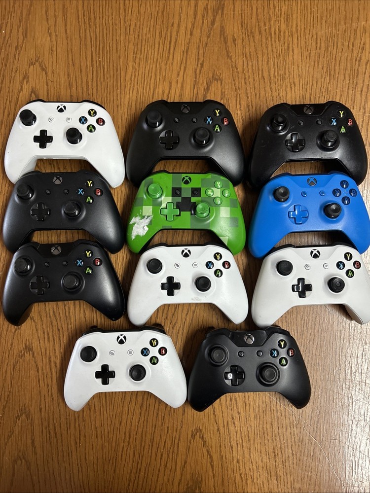 Lot Of 11 Defective Untested Xbox One Controllers Microsoft Wireless AS IS