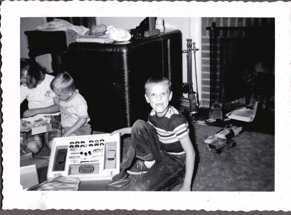 PHOTOGRAPH GRIMSLEY/BORLAND GIRLS/BOYS BIRTHDAY TOYS ROCHESTER NEW YORK PHOTO