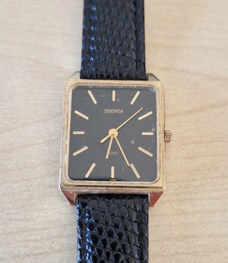 Sekonda Vintage Quartz Watch with Black Reptile Leather Strap Untested