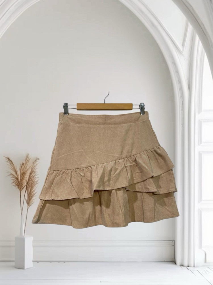 New In Women’s Corduroy Mini Skirt Size Medium Ruffle Lightweight Fall Chic