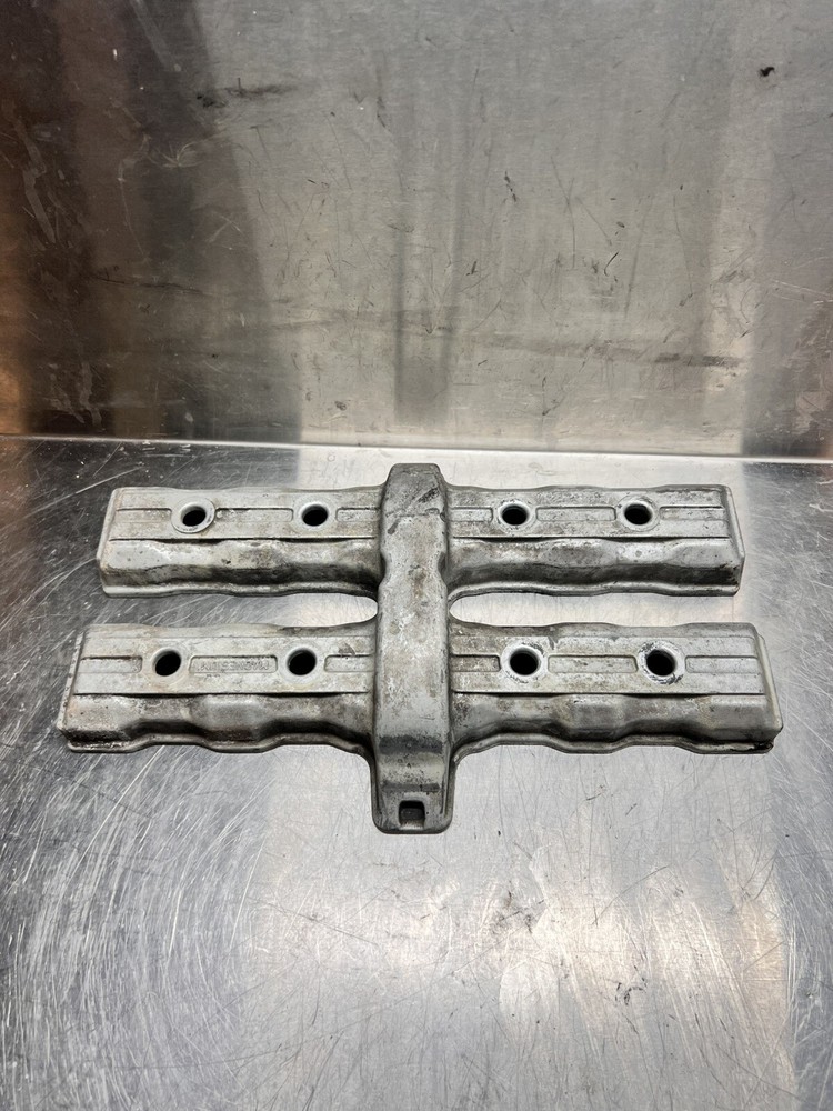 Yamaha FZR250 Genuine OEM Rocker Cover Motor Engine Part