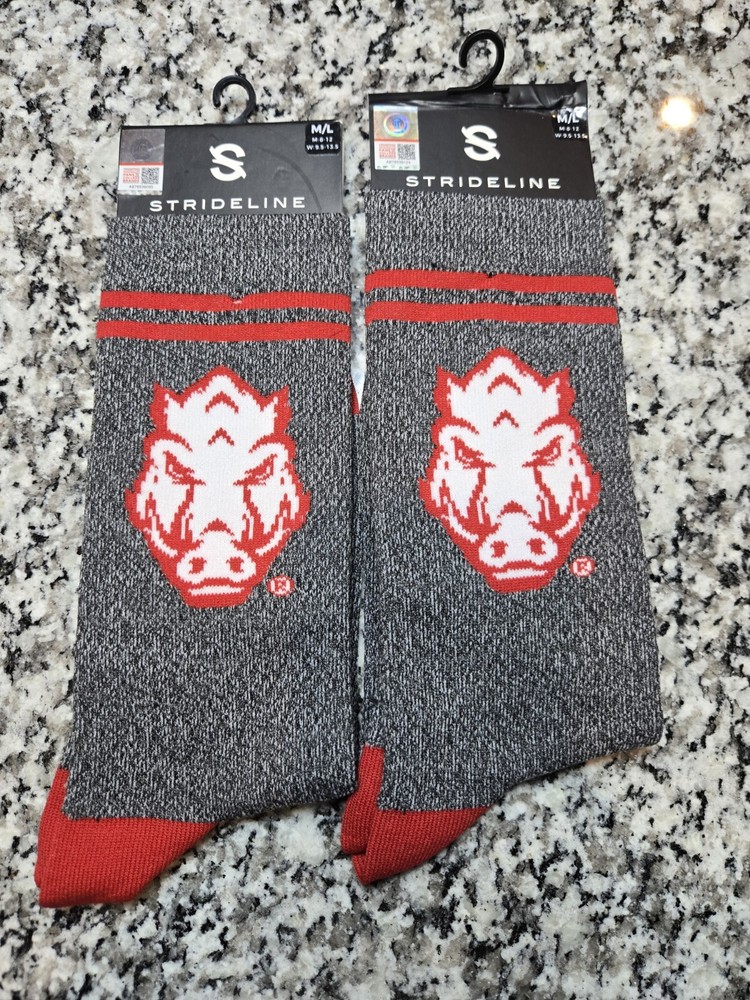 ARKANSAS RAZORBACKS NCAA COLLEGE TEAM WOMENS SOFT COMFY FUZZY CREW SOCKS