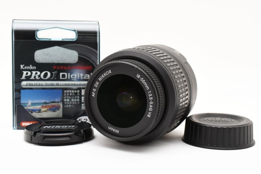 Nikon AF-S DX 18-55mm f/3.5-5.6G VR Zoom Lens with Filter in Excellent Condition