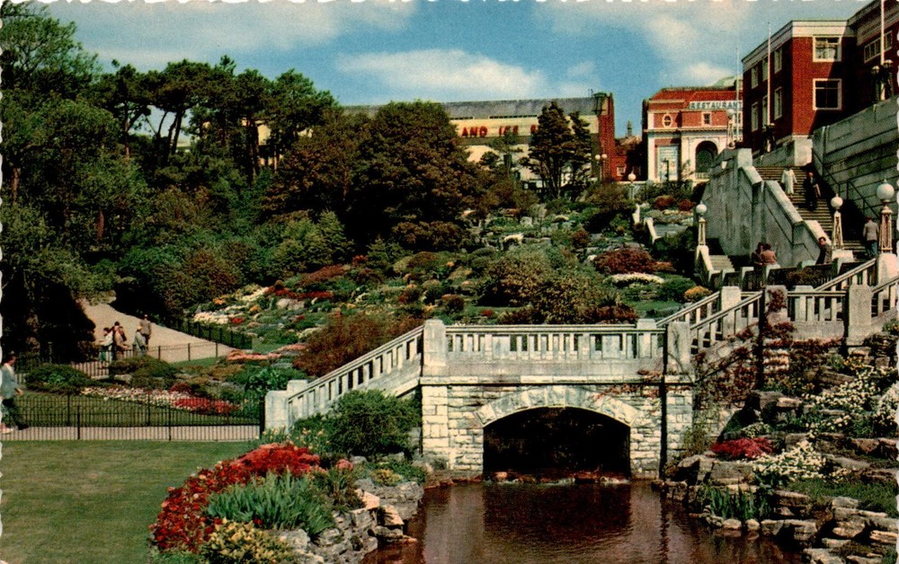 BOURNEMOUTH, THUNDER & CLAYDEN Ltd., BOURNE STREAM, THE G Postcard