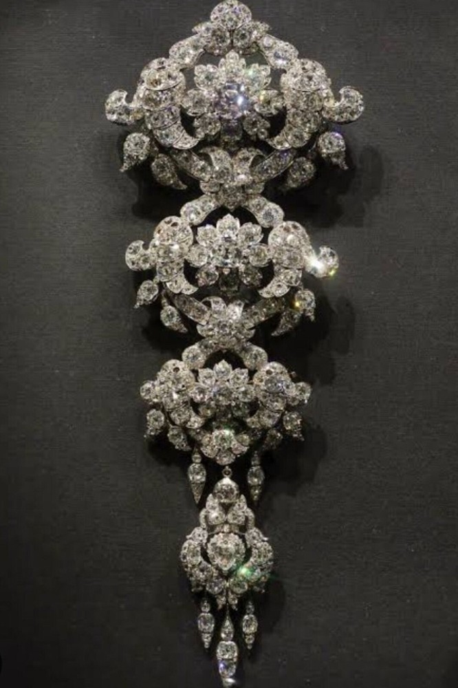 Vintage 925 Silver Pearl CZ Zircon Royal Corsage Brooch
