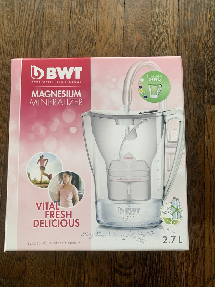 NIB BWT Magnesium Mineralizer 2.7L Water Pitcher with Filter Natural Green