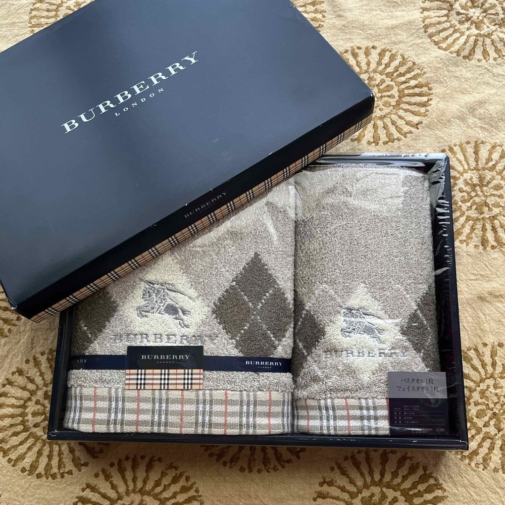 Burberry Cotton Bath Towel Set 2 Pieces Large and Face Towels