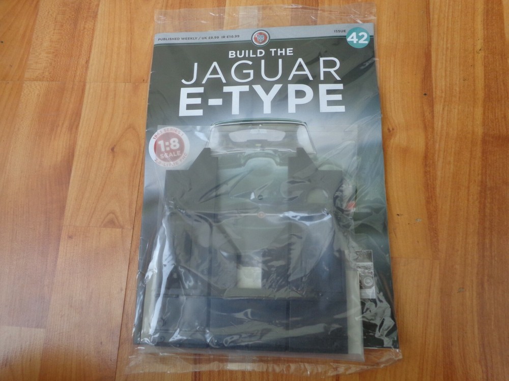 Build Your Own Jaguar E-Type Car Kit 1/8 Scale Issue 42 with Parts
