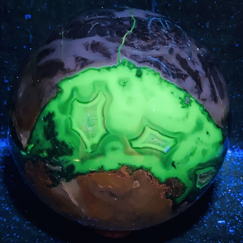 Natural Volcanic Agate Crystal Sphere 3140G UV Reactive Healing Stone