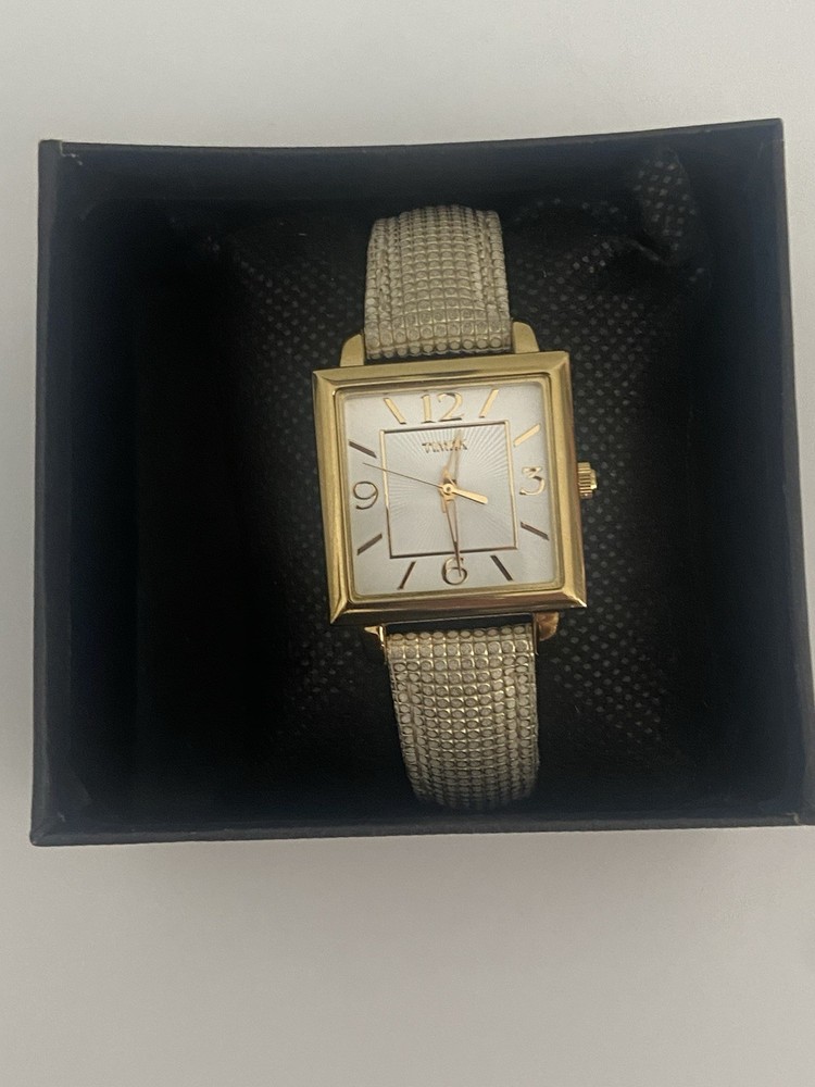 Ladies Timex Elevated Classic Square Gold Tone Analog Watch G/COND.