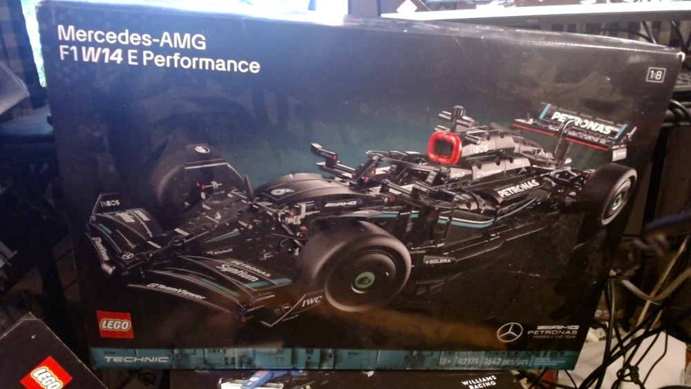 LEGO TECHNIC: Mercedes-AMG F1 W14 E Performance (42171)