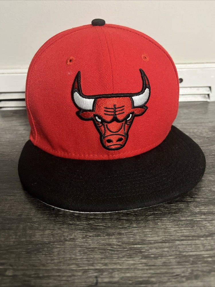 Chicago Bulls Hat Cap Snap Back Flat Brim Red Black New Era 9FIFTY Twill NBA Men
