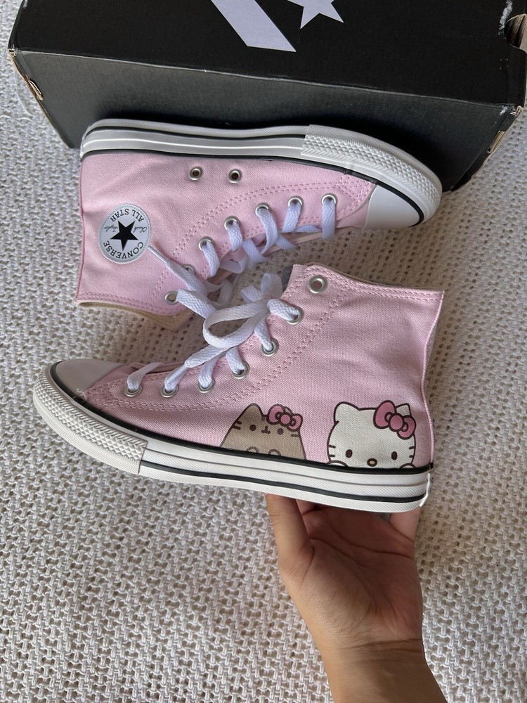 NEW Size 5 Women’s Baby Pink Hello Kitty Converse
