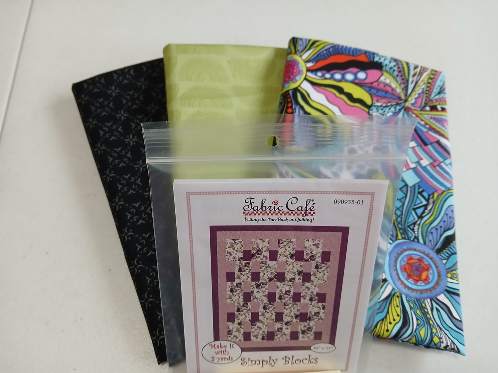 Bundle 3 yard, Fabric Cafe pattern, Quilt Kit, Coordinated focus, lgt,drk