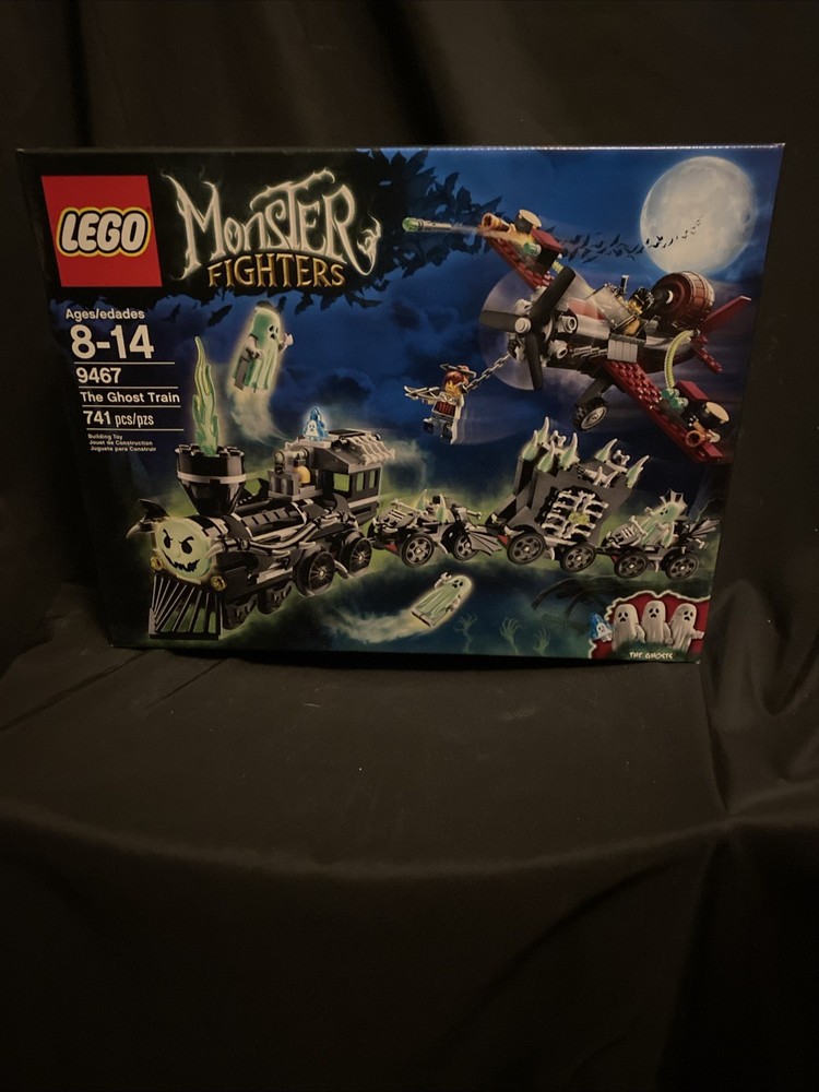 LEGO Monster Fighters Ghost Train Set 9467 for Spooky Adventures