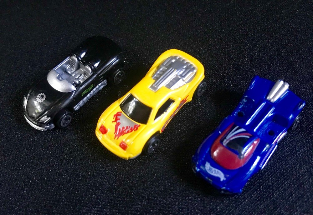 Hot Wheels 2000 Mattel Speed Blaster Yellow Blue Sparkly MX 48 Mini Cars