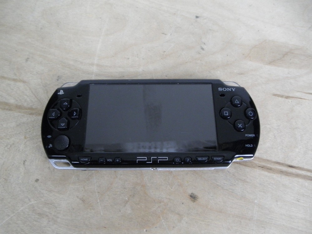 Sony Playstation PSP 2001 Piano Black Handheld System Console Parts or Repair