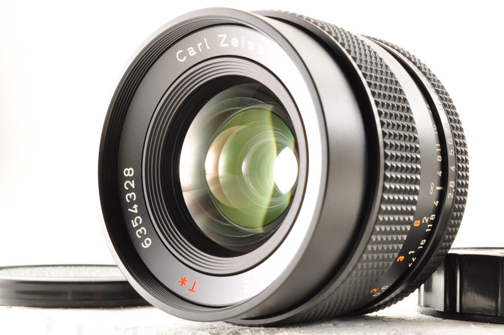 Carl Zeiss Distagon 28mm F2.8 T AEJ MF Lens for Contax C/Y Mount Mint Condition #3342