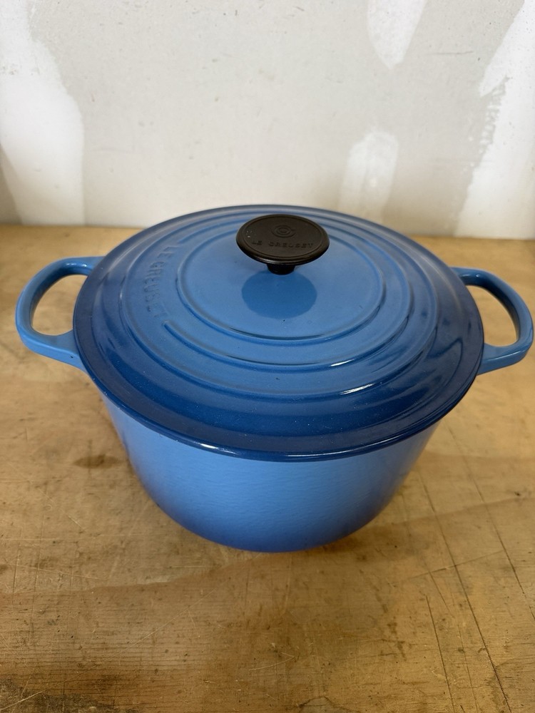 Le Creuset #24 Blue Round Enameled Cast Iron Dutch Oven 5L / 5.25 Qt w/ Lid