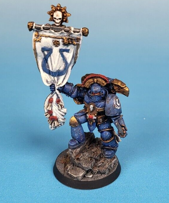 Professionally Painted WARHAMMER 40K Ultramarine herald