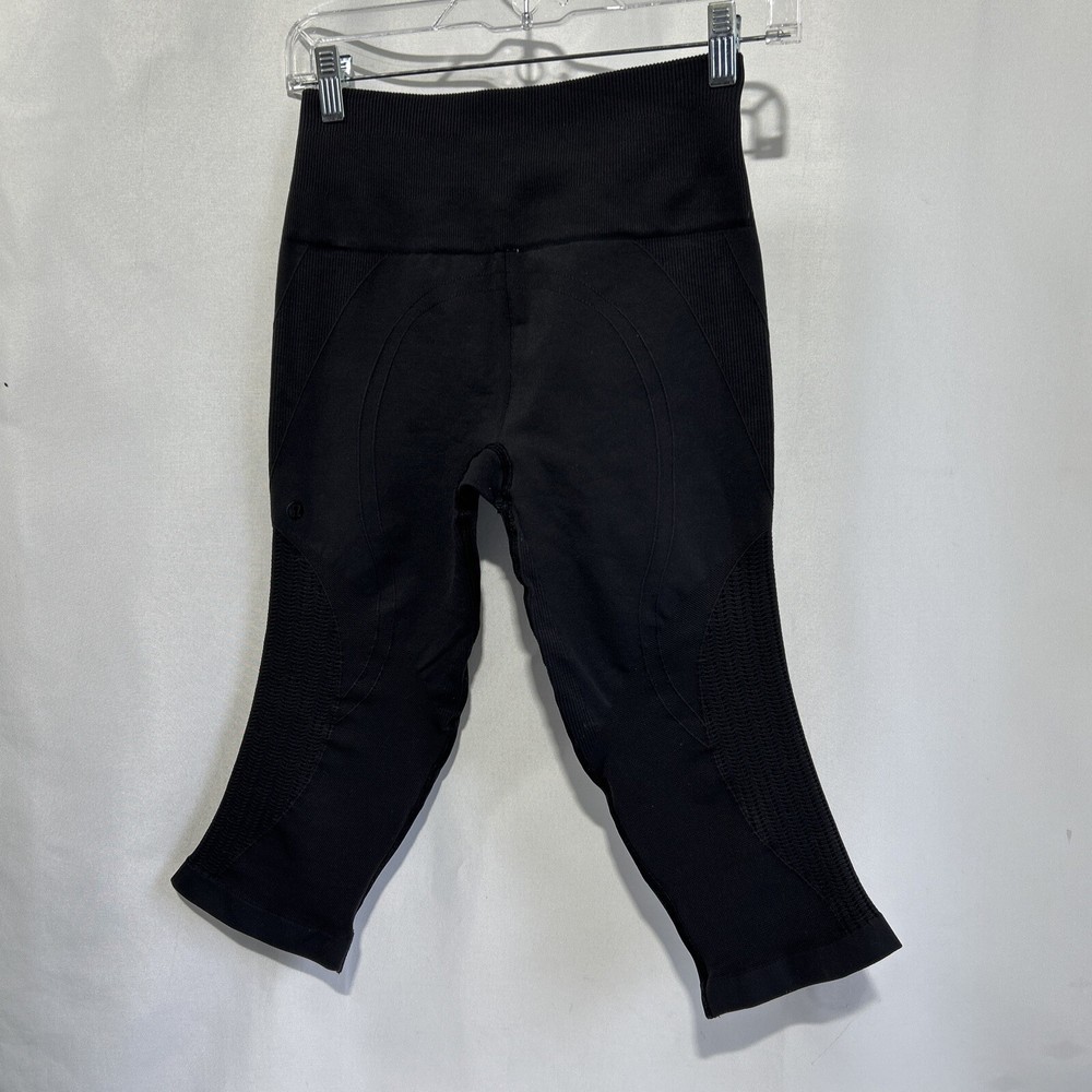 Lululemon Womens Black Stretchy Capri Leggings Size 6 High-Waist Yoga Pants
