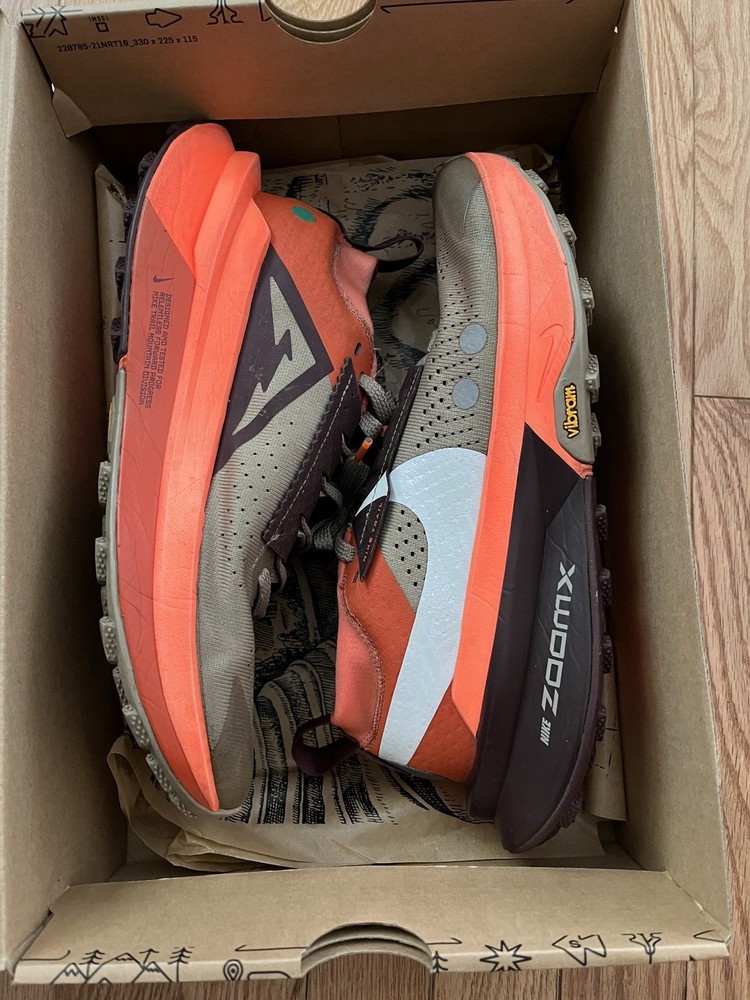 Nike ZoomX Zegama Trail 2 Khaki/White Hyper Crimson