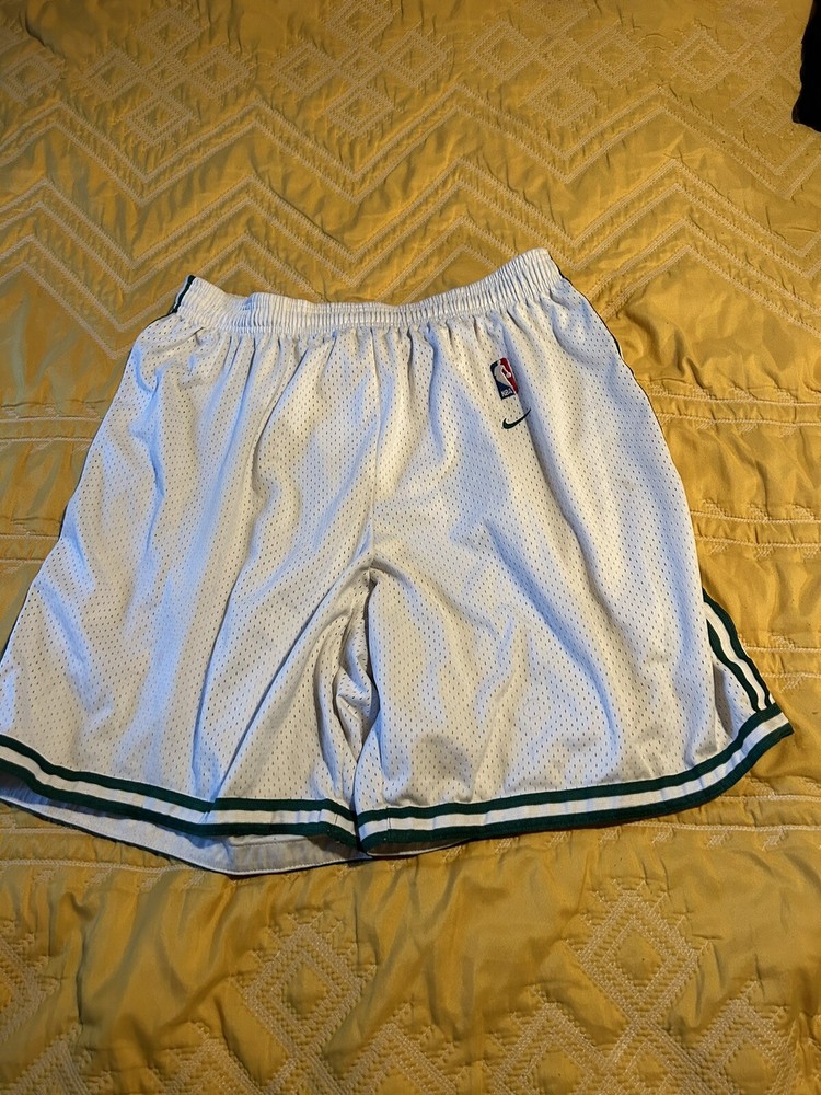 Nike Boston Celtics NBA Lookalike Shorts Mens Small Vintage Team White Mesh