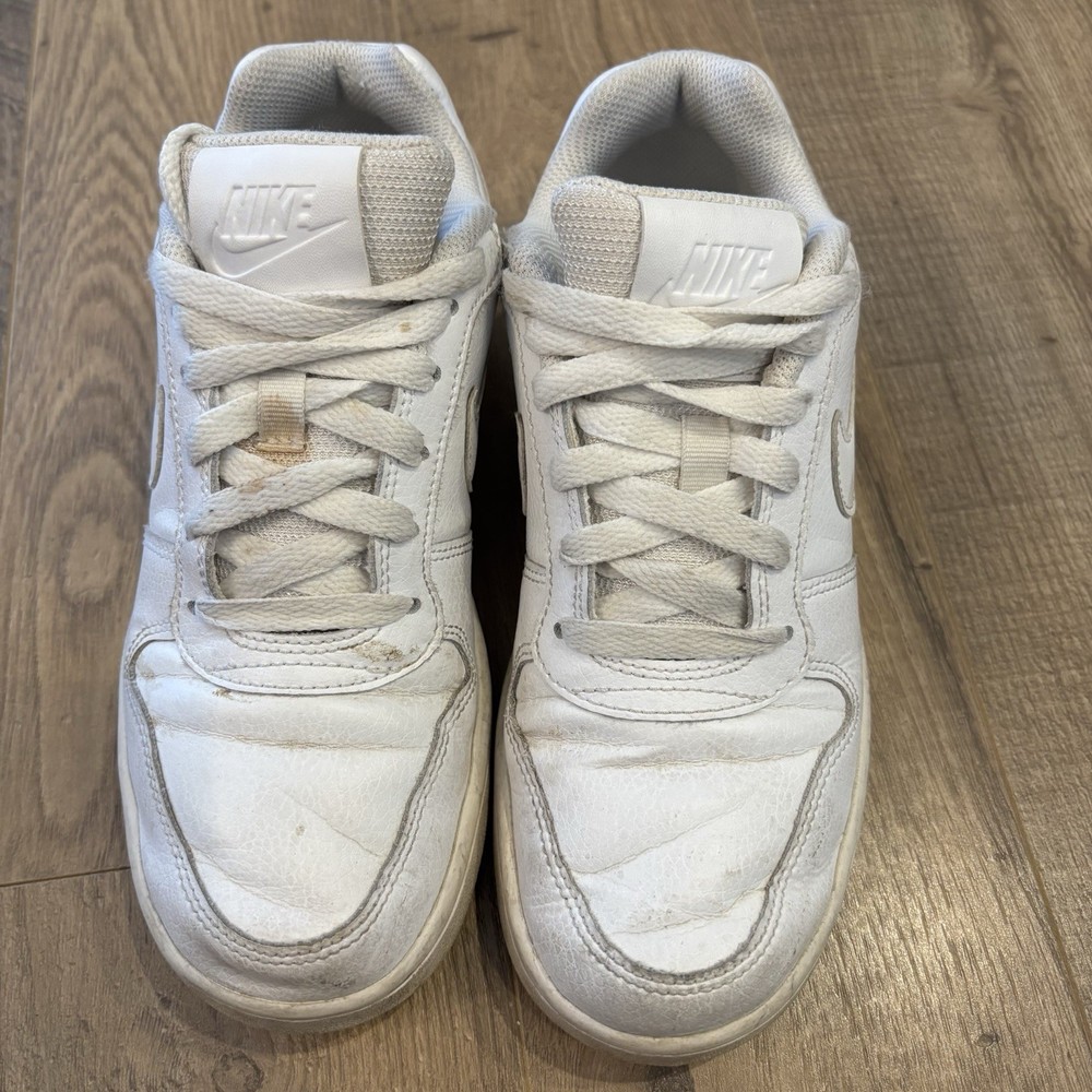 Nike Women’s White Sneakers Size 6