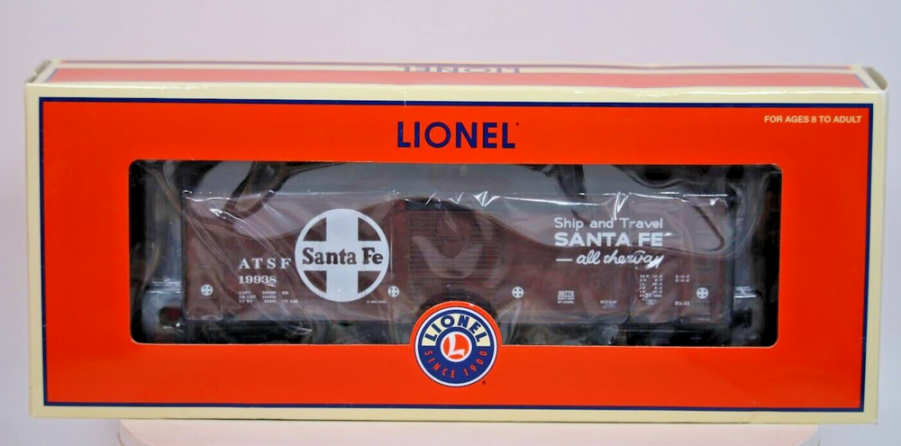 LIONEL 6-36776 SANTA FE OPER. WALKING BRAKEMAN BOX CAR O Gauge 1:48 Scale