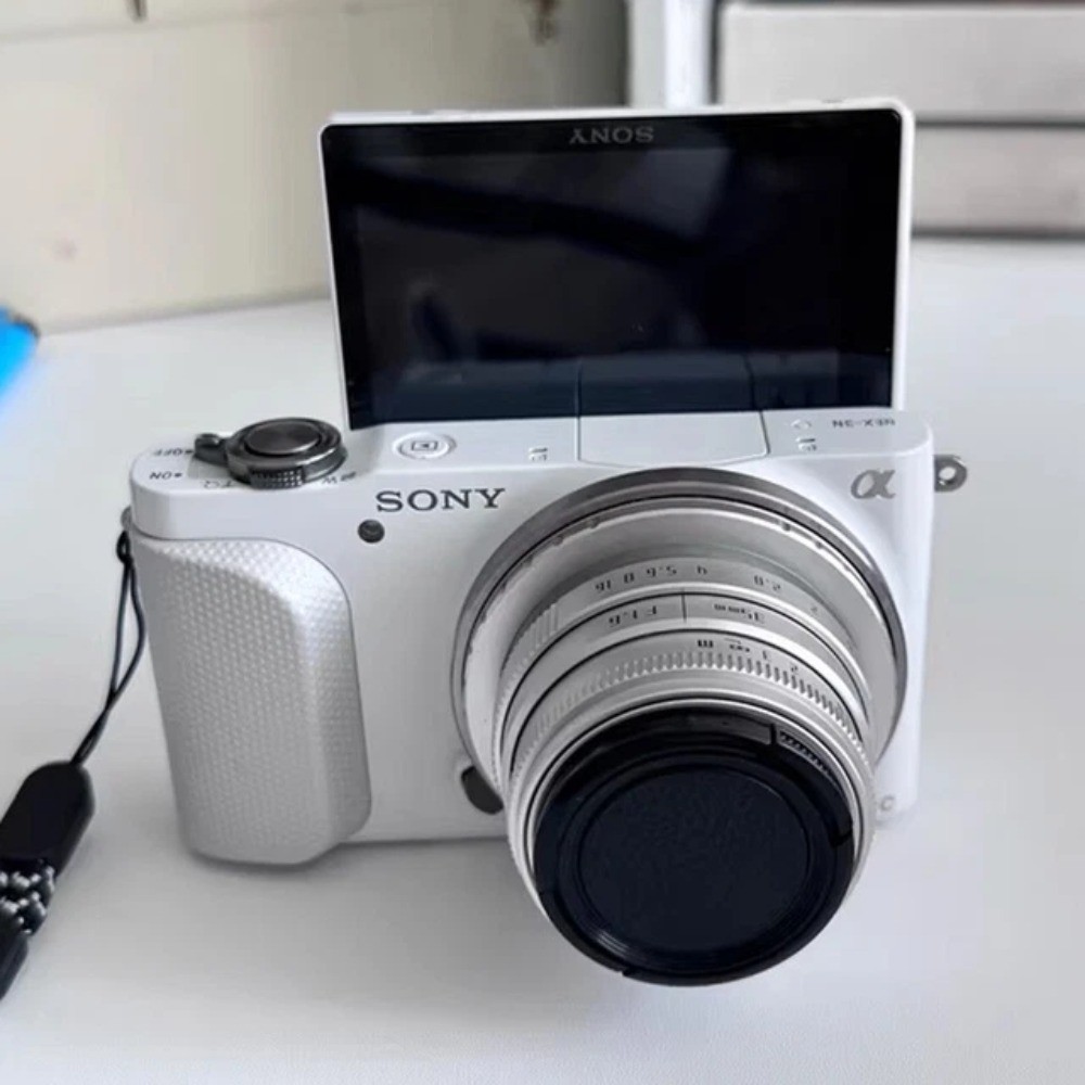 SONY Alpha NEX-3N 16.1MP mirrorless camera with 16-50mm OSS lens