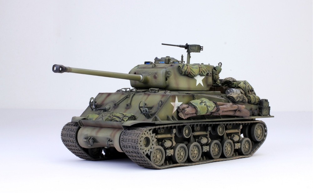 PreSale Easy Eight M4A3E8 Sherman tank 1:35 Pro Built Model-image
