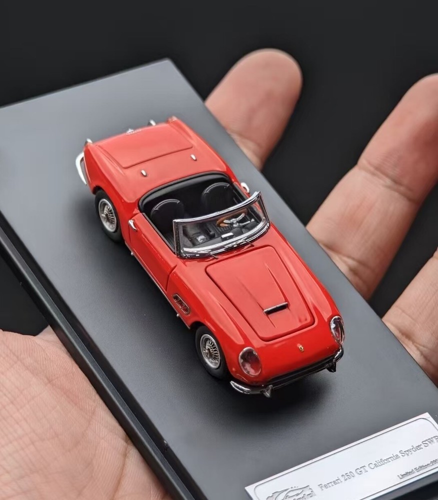King 1:64 Red 250GT California Spyder SWB Sport Model Diecast Metal Car