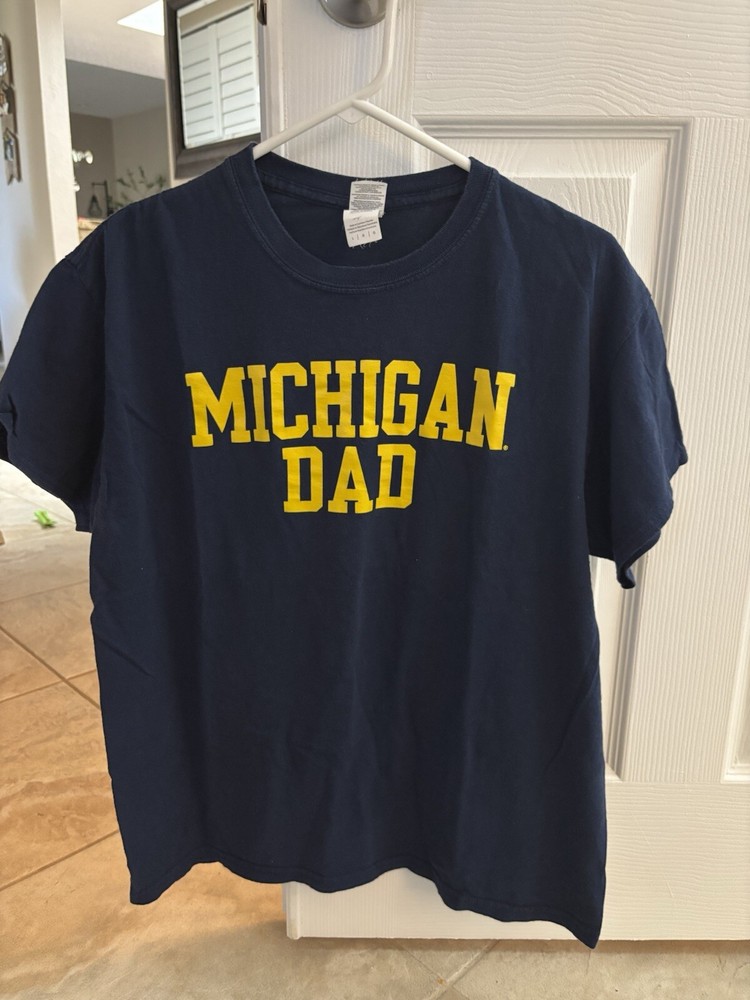 Gildan Vintage Michigan Dad T-shirt, Michigan Wolverines Size L